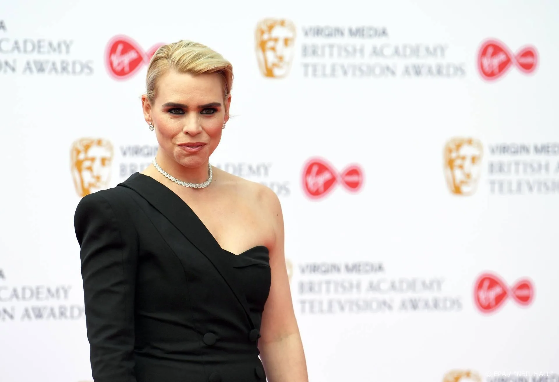 Billie Piper vindt social media beangstigend