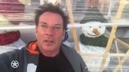 ZIEN: Gerard Joling haalt gekke actie uit!