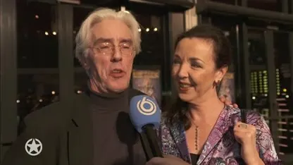 Karin Bloemen geeft zelfgekochte souvenirs weg in nieuwe show