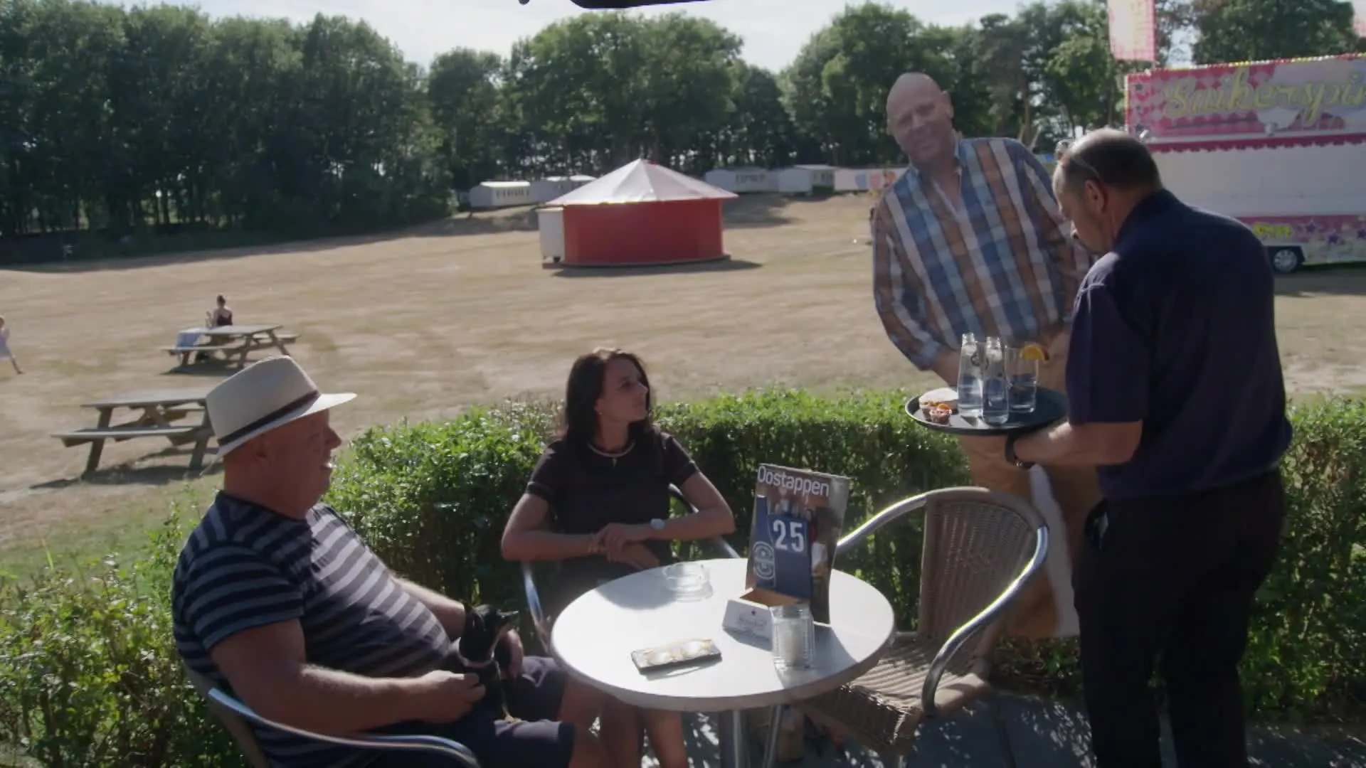 Peter en Nicol vieren vakantie op eigen camping!