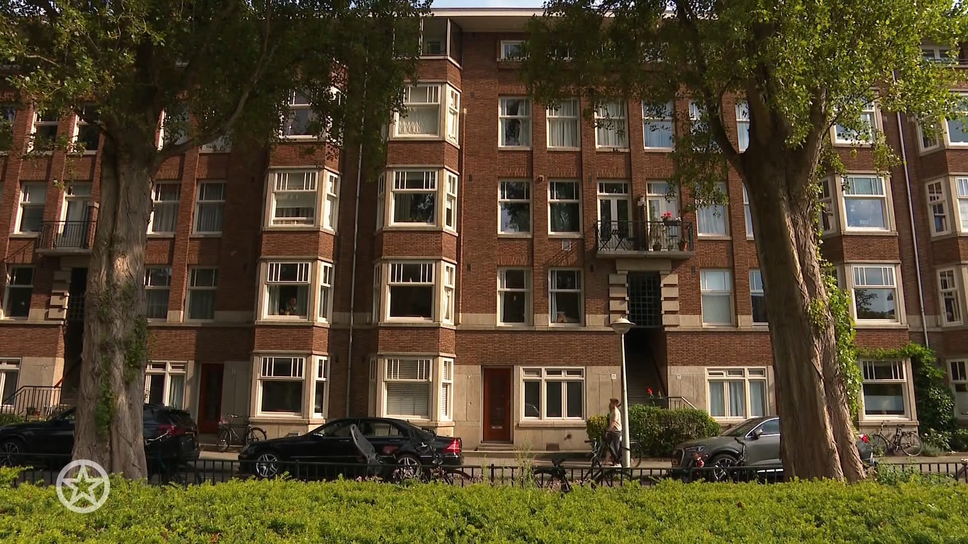 Makelaar Leslie de Ruiter over verkoop huis Britt Dekker