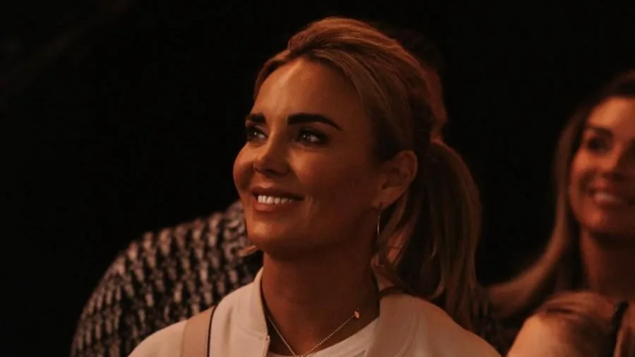 Monique in tranen door theatervoorstelling André Hazes