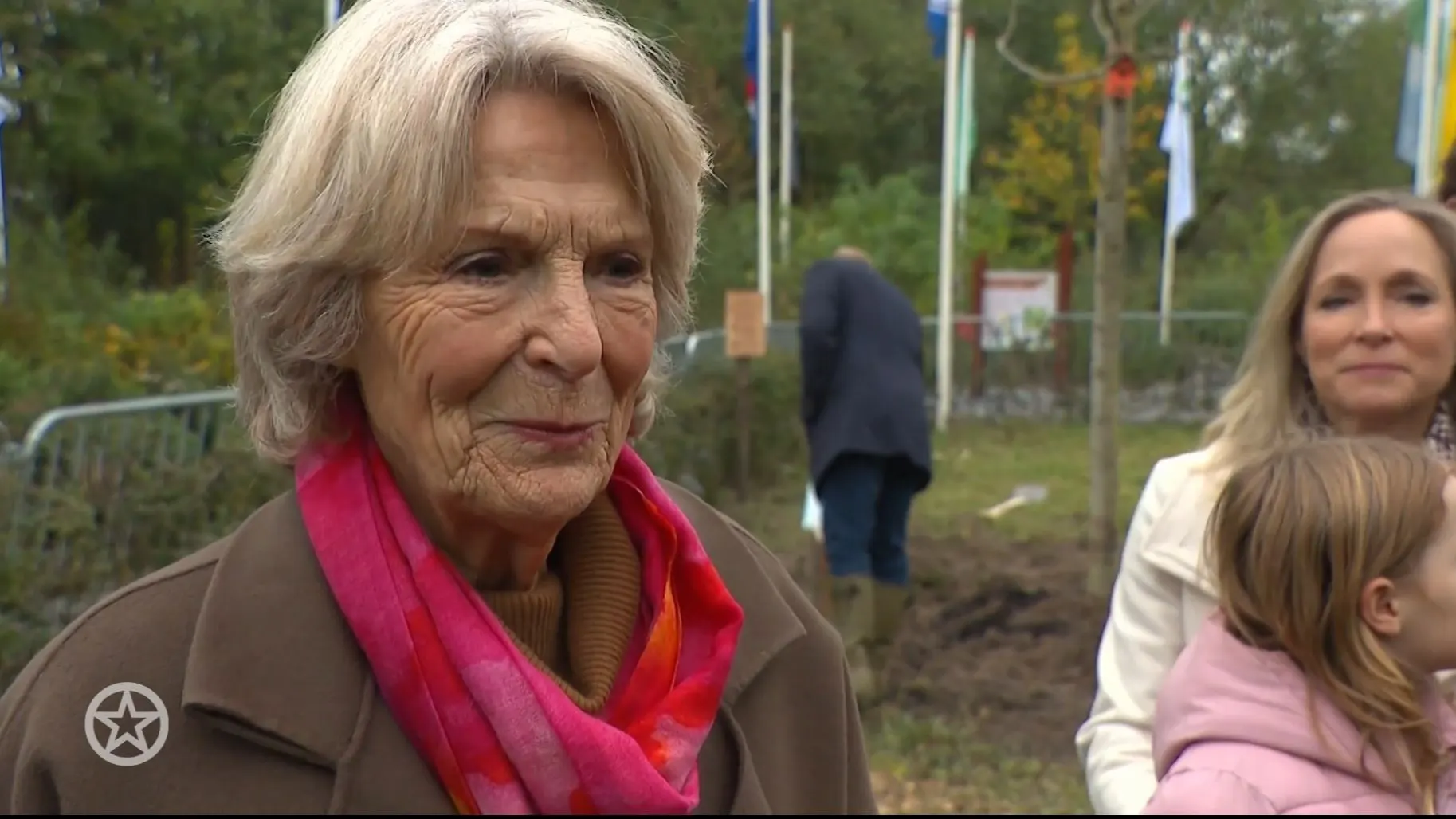 Prinses Irene plant met familie eerste boom in IreneBos