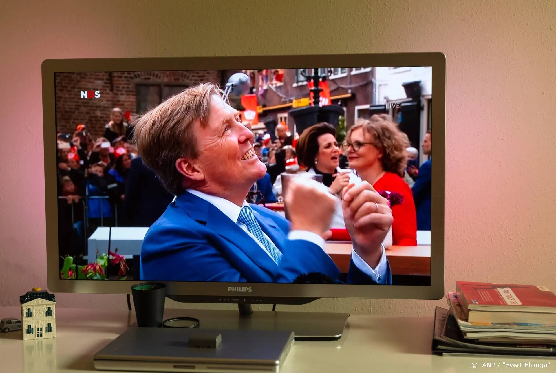 NOS zendt compilatiespecial uit op Koningsdag