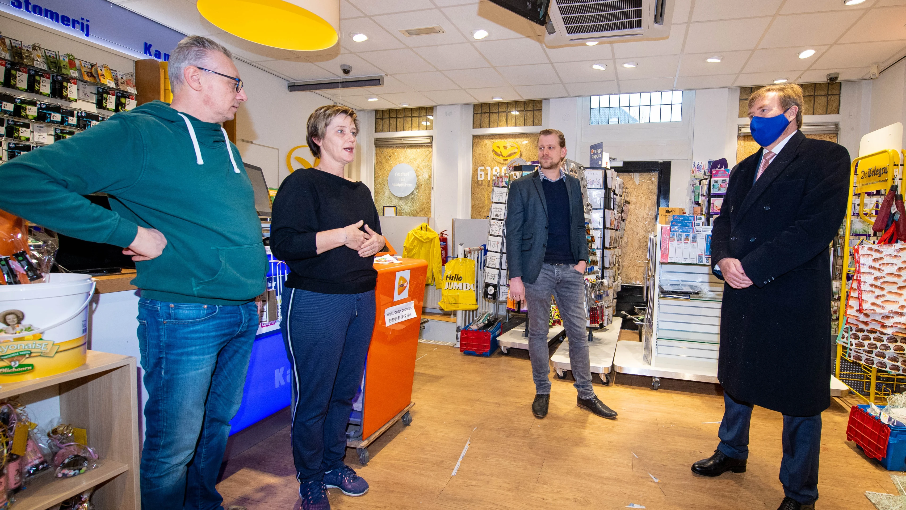 Koning keek met 'totaal ongeloof' naar de rellen