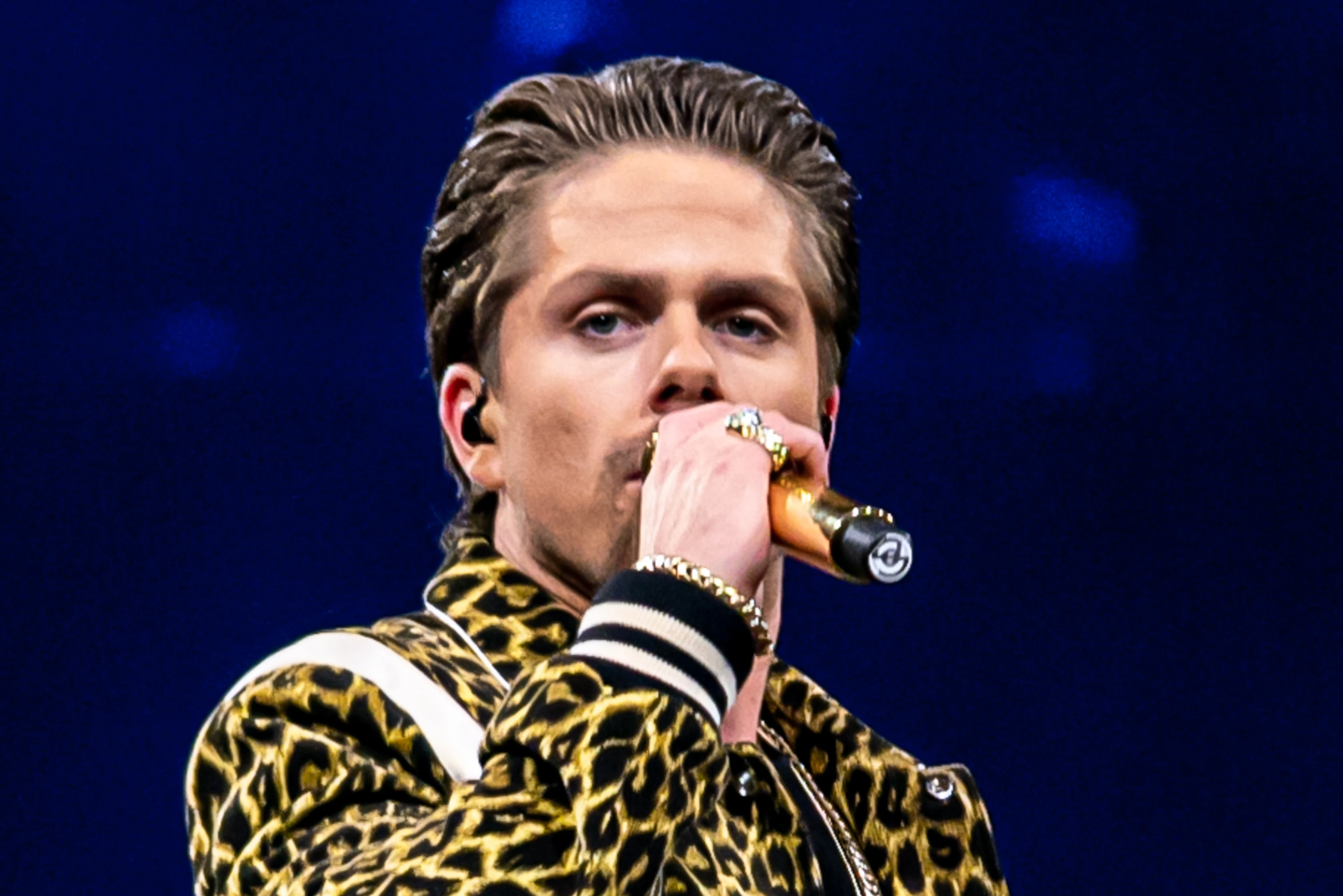 Gaat André Hazes voortaan Engels zingen?