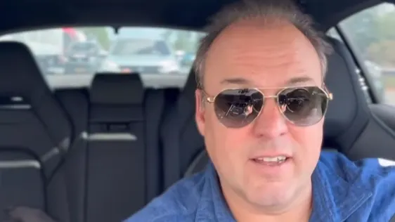 Frans Bauer gaat de grens over