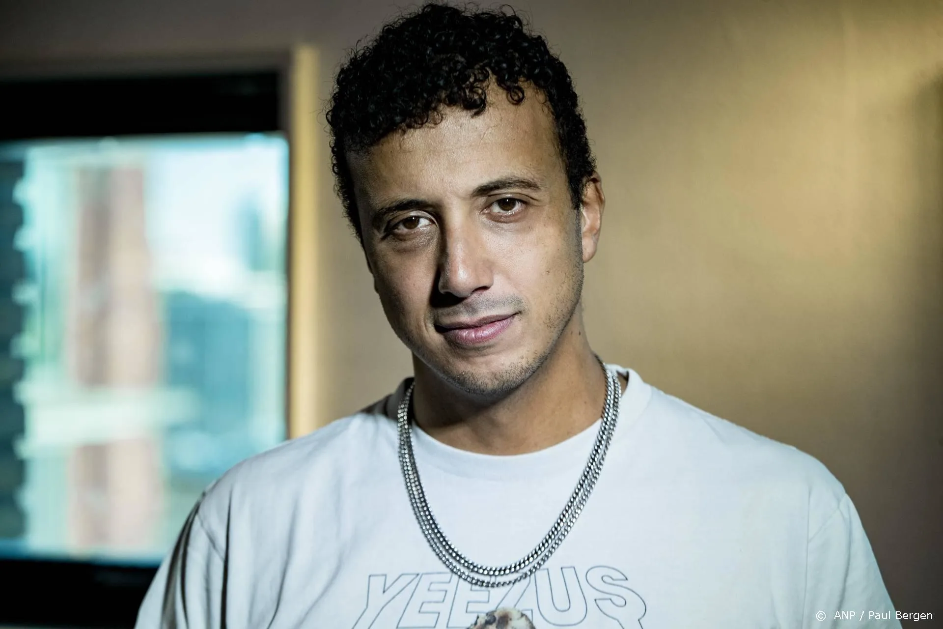 Rechtszaak over bedreiging FunX-presentator Morad uitgesteld