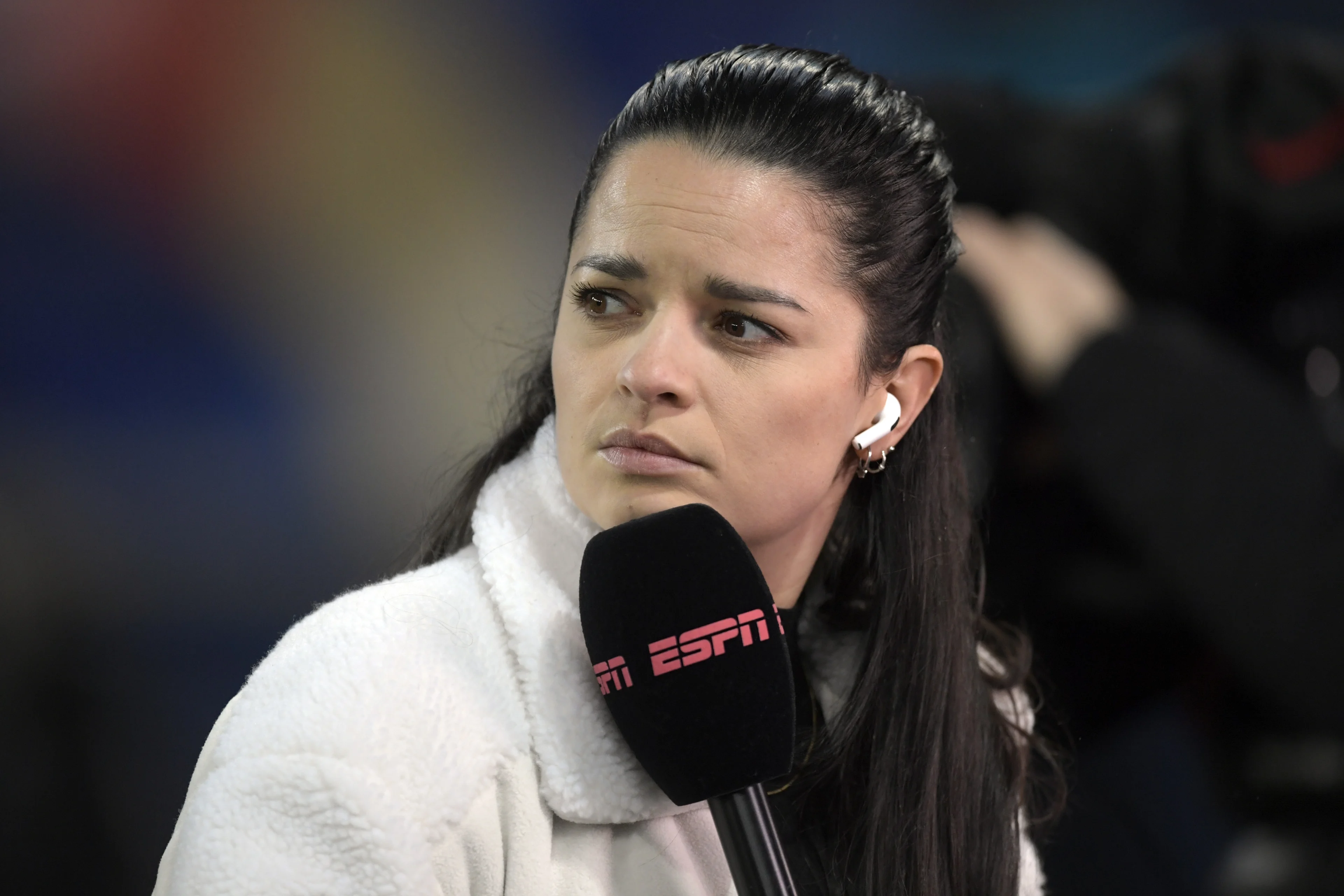 Fresia ontdekte via Facebook dat haar vader een dubbelleven leidde