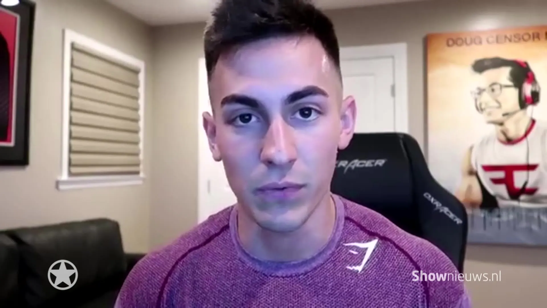 Youtube-ster dumpt bloedmooi weermeisje