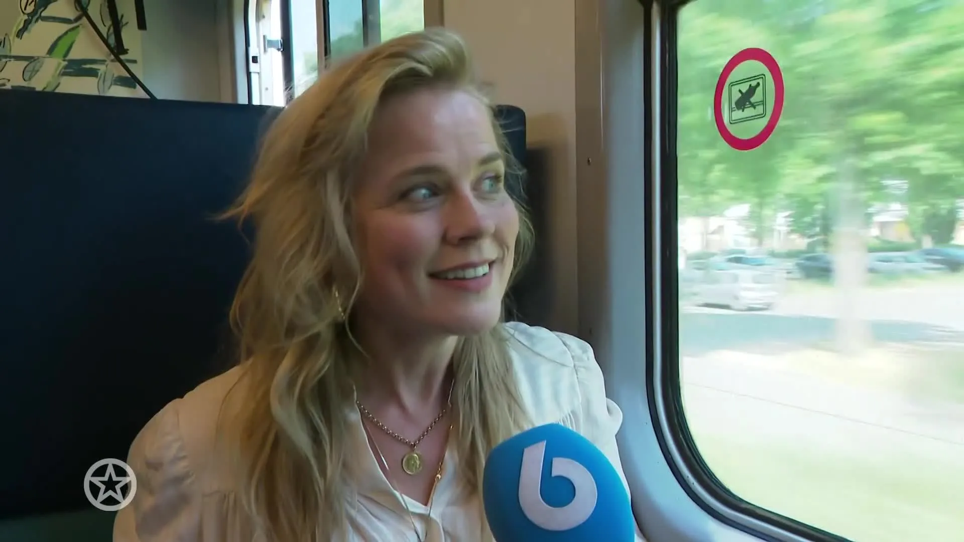 Ilse DeLange in de Veronica Express