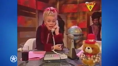 Oud TMF-vj's overhandigen Lex Harding eerste exemplaar van nieuw boek