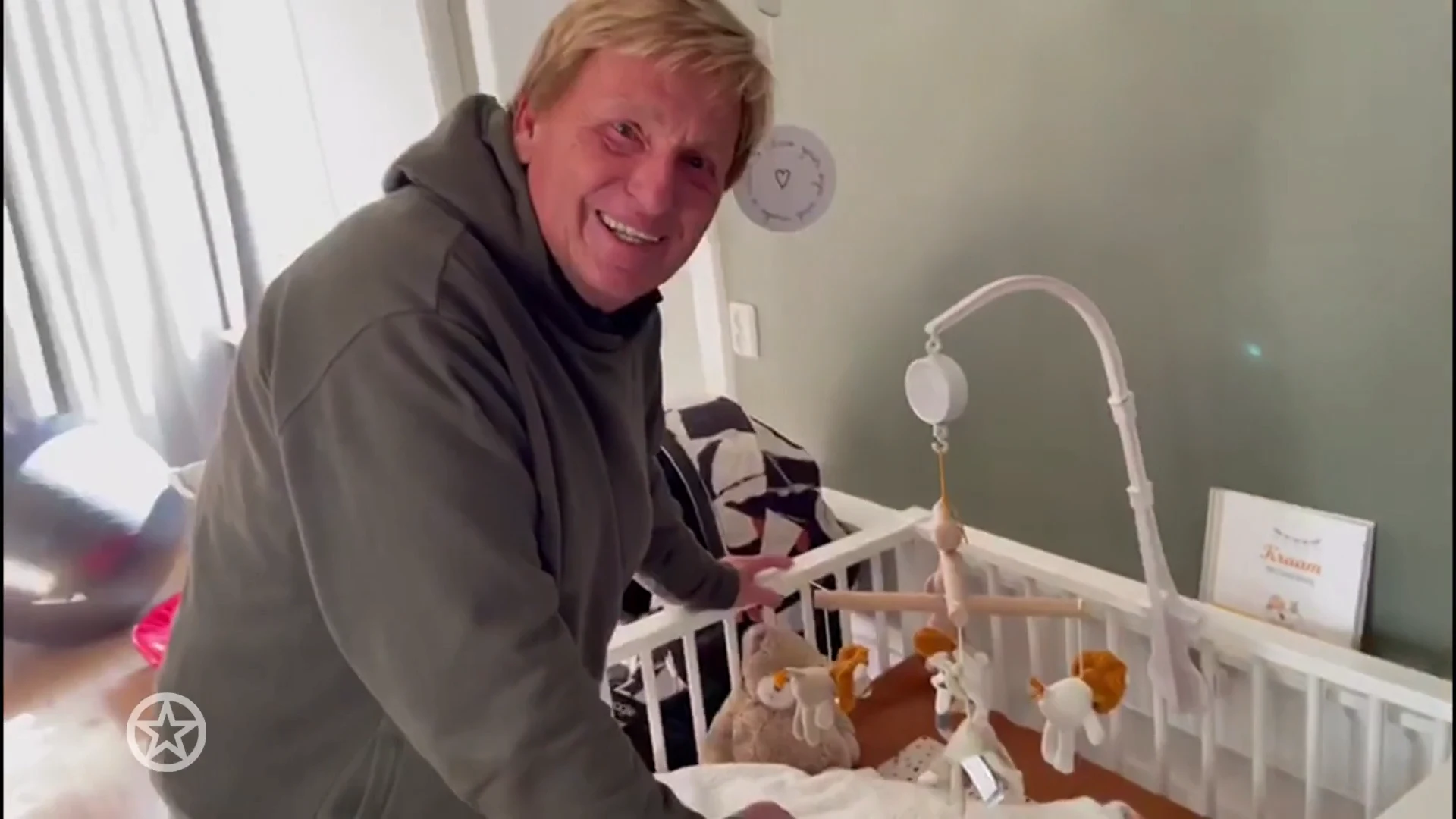 Henny Huisman is overgrootvader geworden