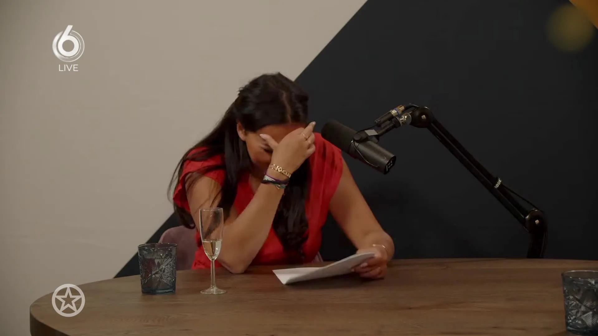 Jaimie Vaes bij podcastfeestje Estelle Cruijff