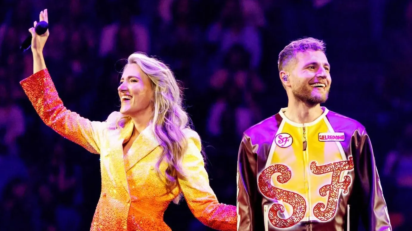 Zien: Suzan & Freek beloond met eretegel bij GelreDome: 'Hoe leuk!'