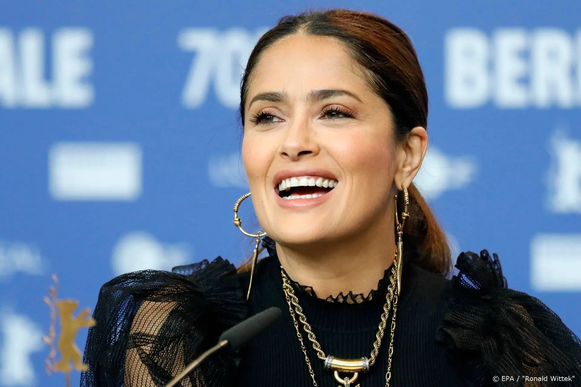 Salma Hayek tekent productiedeal met HBO Max