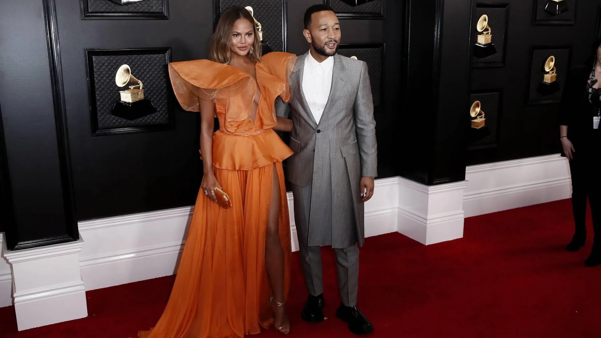 Chrissy Teigen nog altijd kapot van verdriet