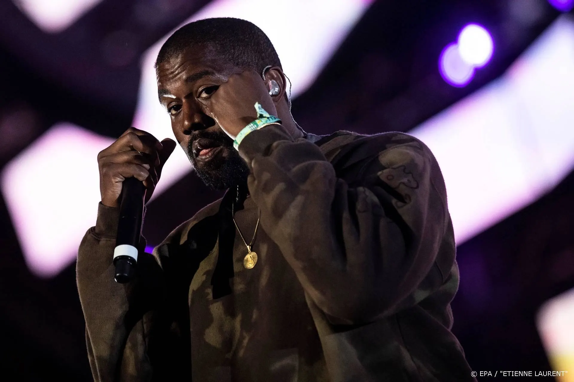 Kanye West denkt Biden te kunnen verslaan en zegt sorry tegen Kim