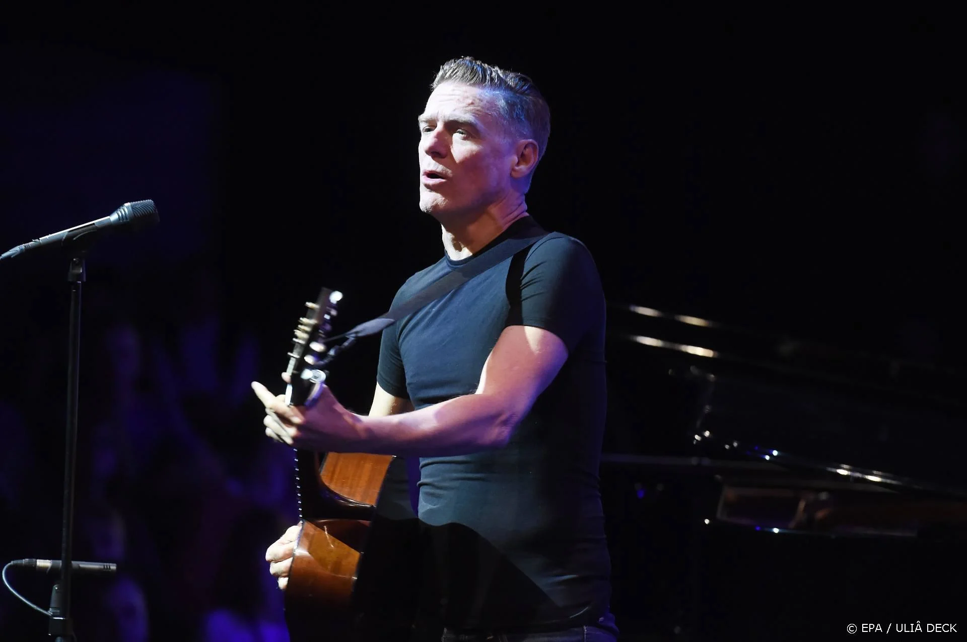 Bryan Adams moet concerten afzeggen om coronavirus