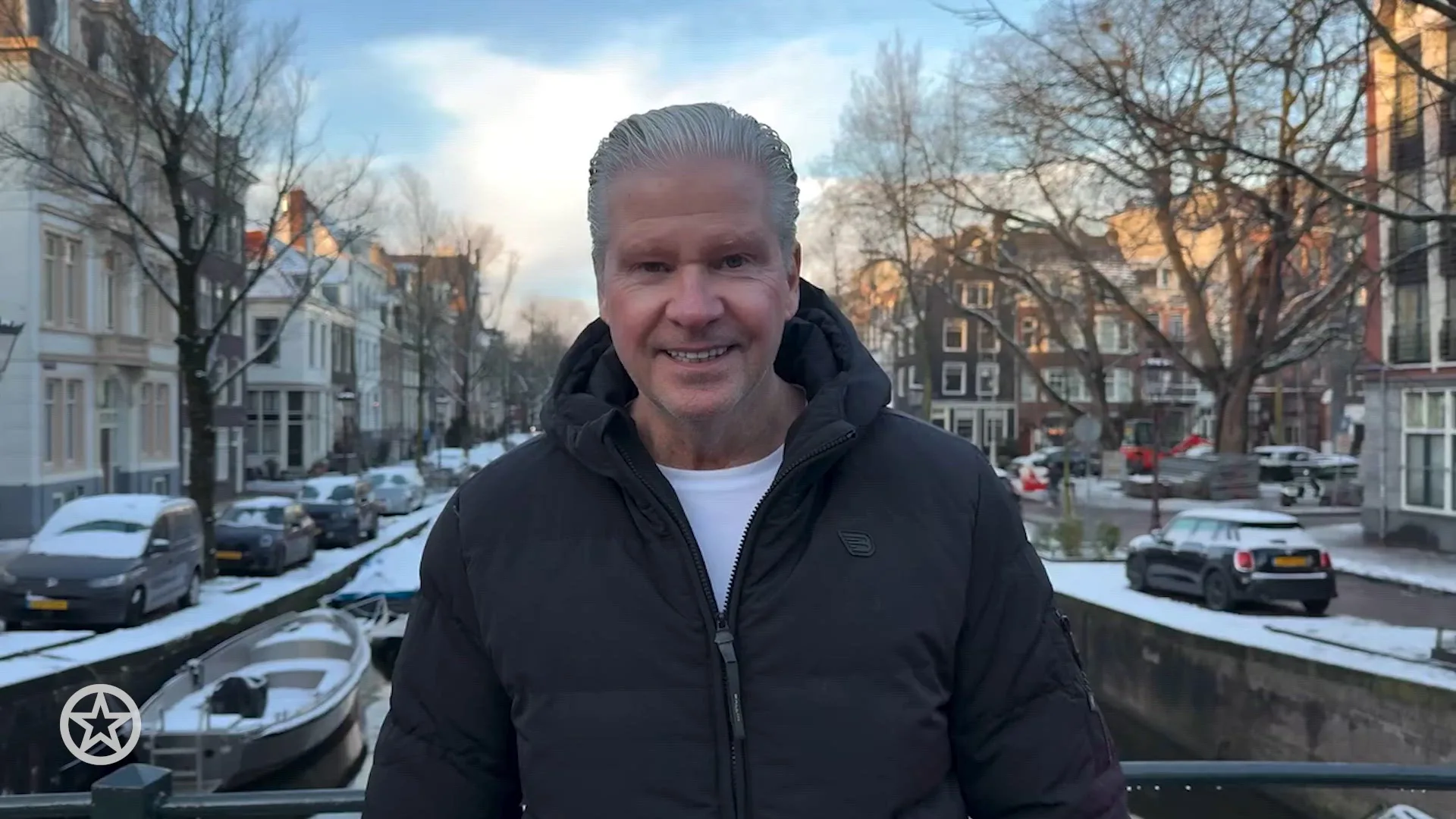 Dries Roelvink ontroert fans met AOW-donatie