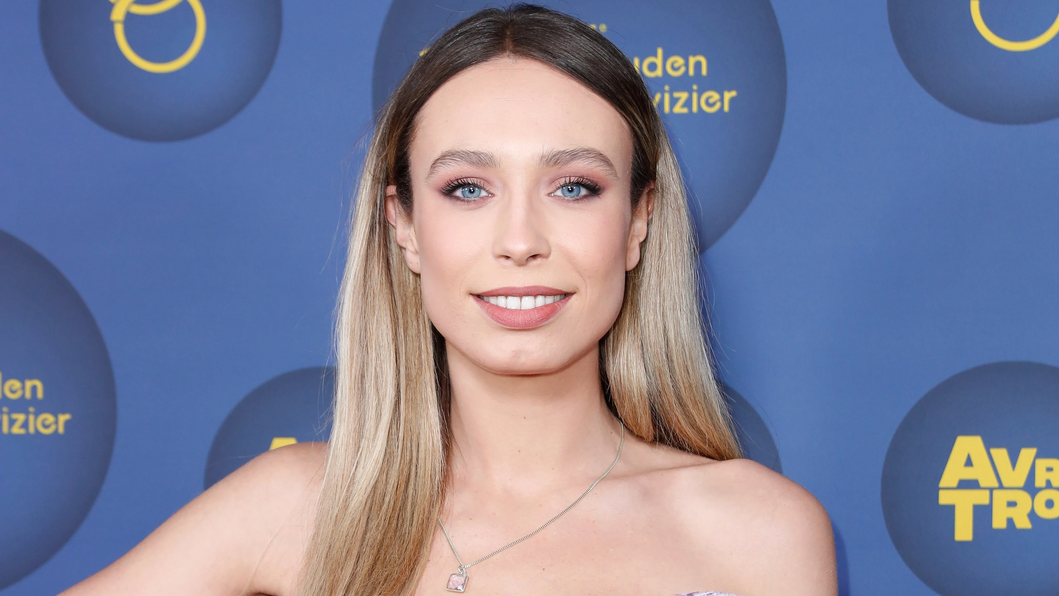 Loiza Lamers in bikini op Curaçao