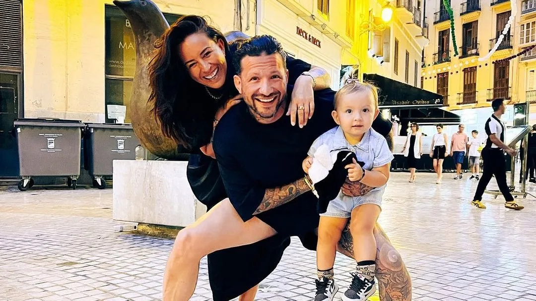 ZIEN: Dochtertje Kraantje Pappie verbloemt eigen val-actie als een pro