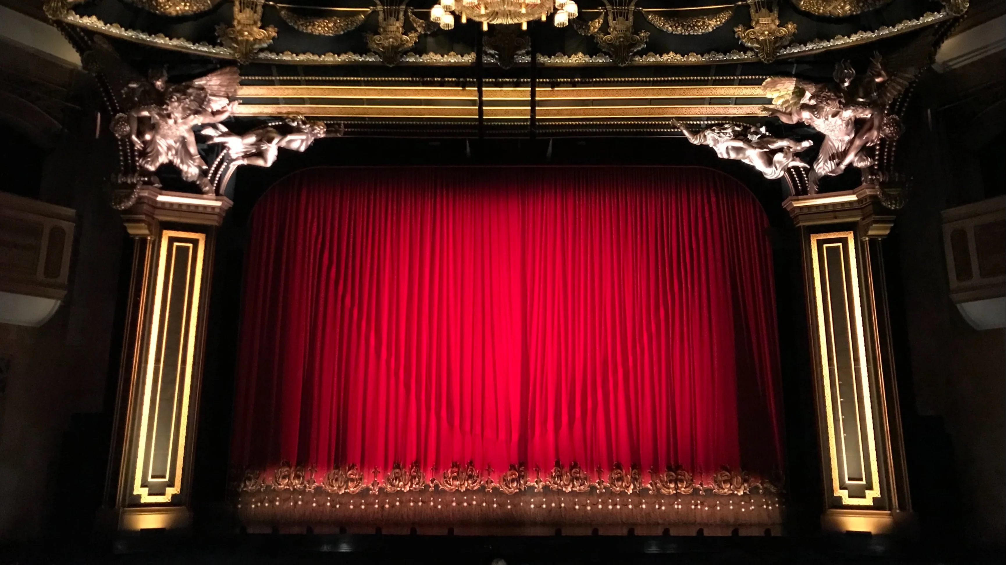 DEZE zuiderbuur in voorjaar 2024 naar Nederland met show