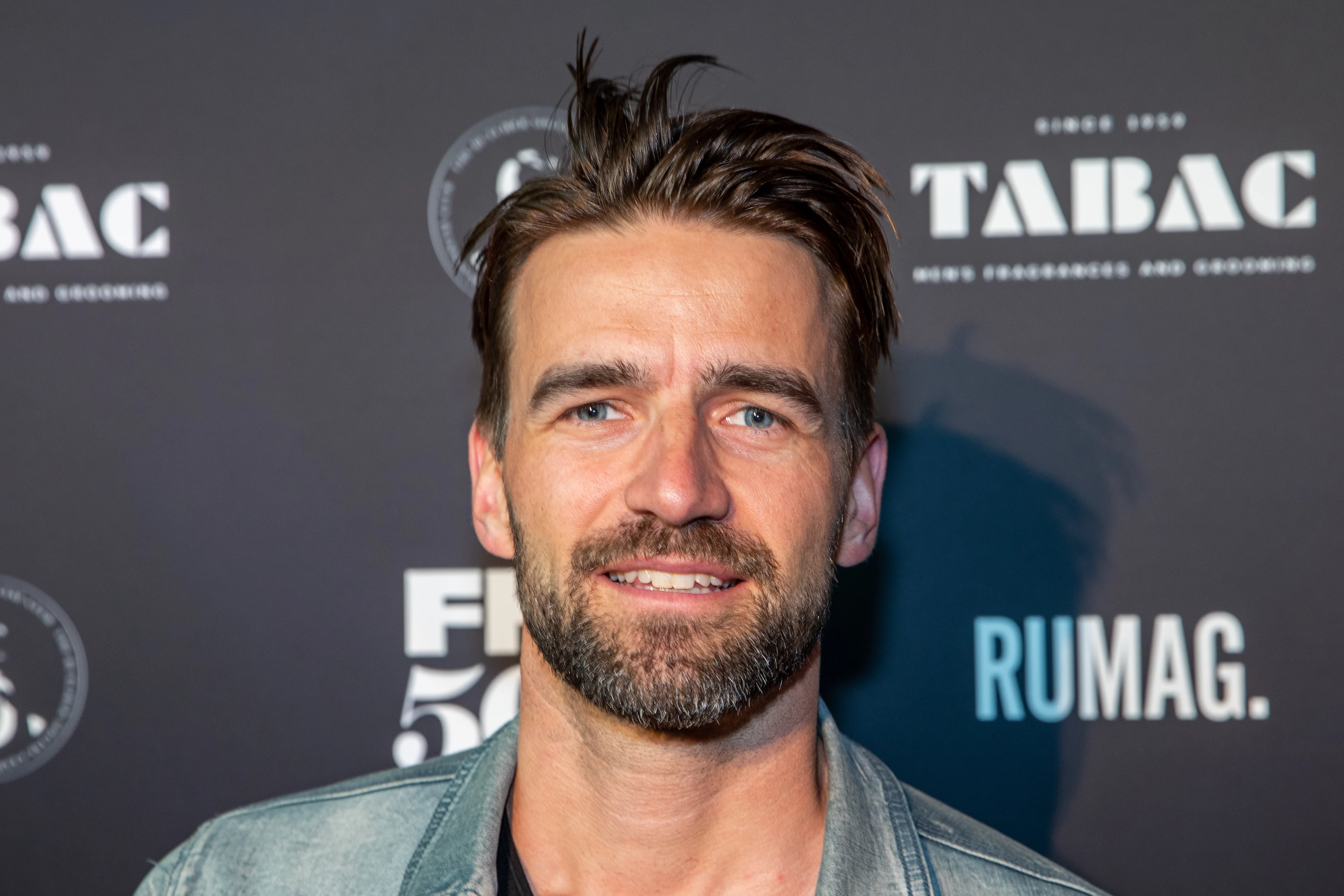 Influencers dagen jongeren uit om fit te blijven