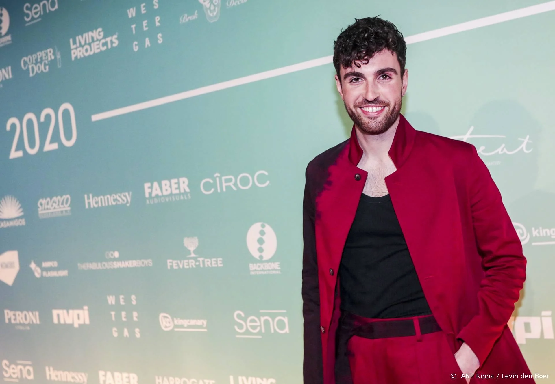 Duncan Laurence werkt aan muziek met OneRepublic