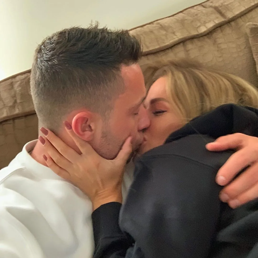 ZIEN: Zó intens gelukkig is Djarno Hofland met grote liefde Manon