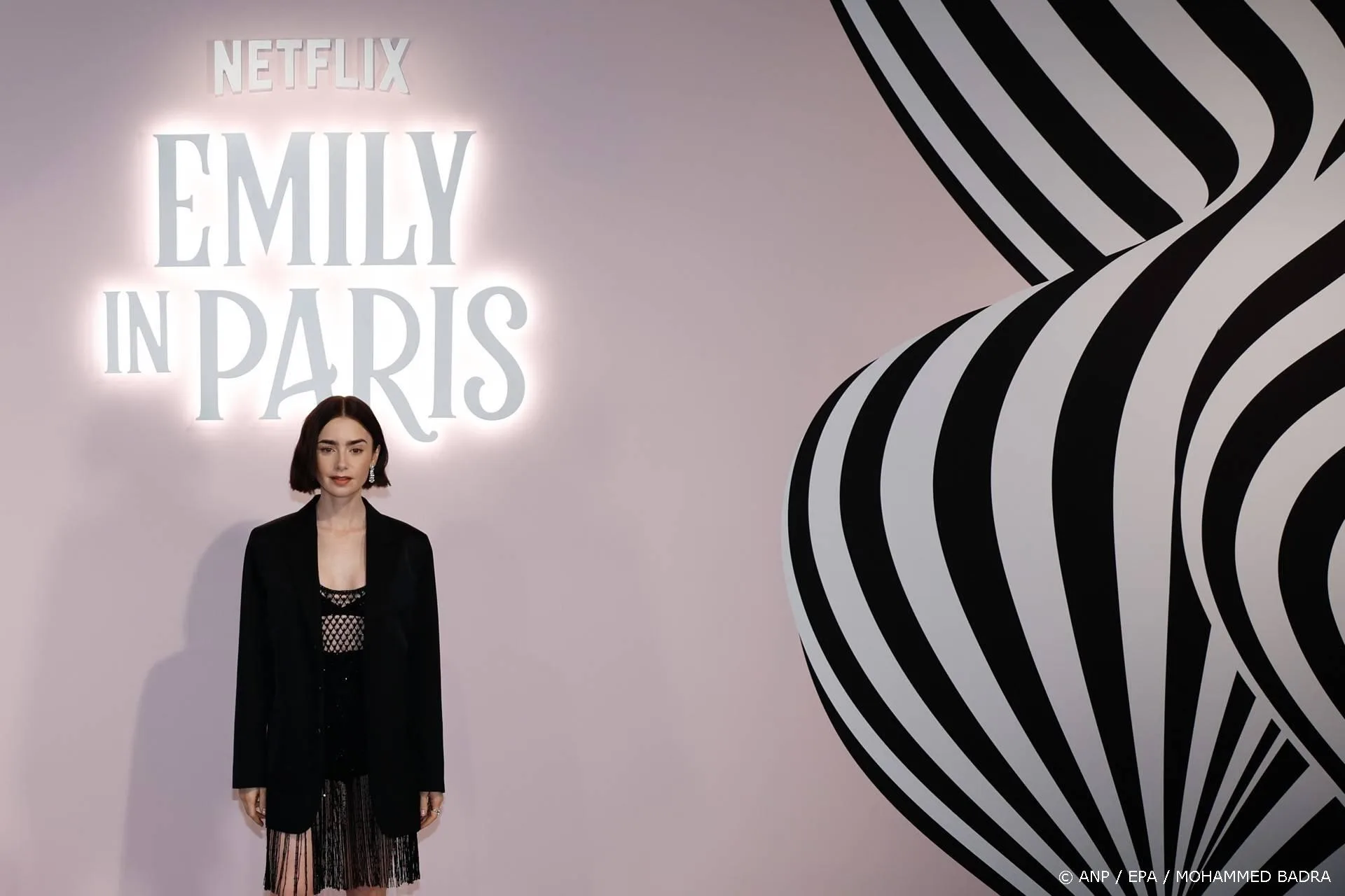 Opnames Emily in Paris weer hervat na sterfgeval 