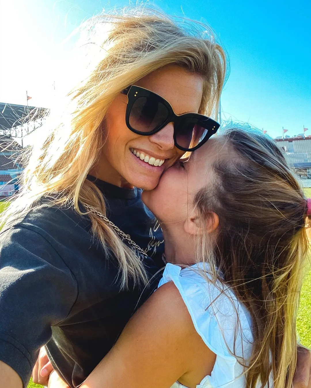 Dochters Nicolette van Dam hebben onaangename verrassing