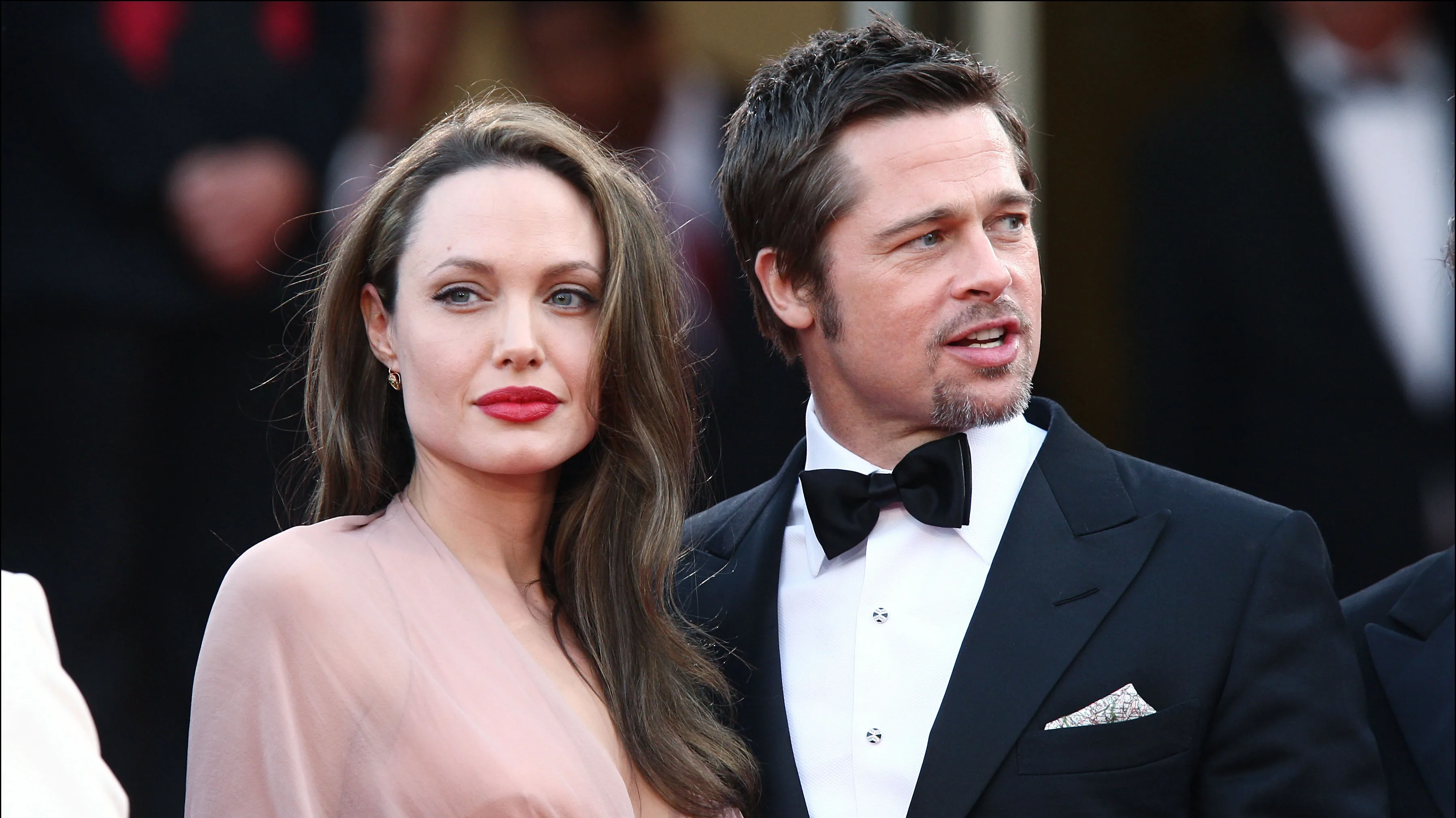 Natuurbrand in Frankrijk bedreigt wijngaard Brad Pitt en Angelina Jolie