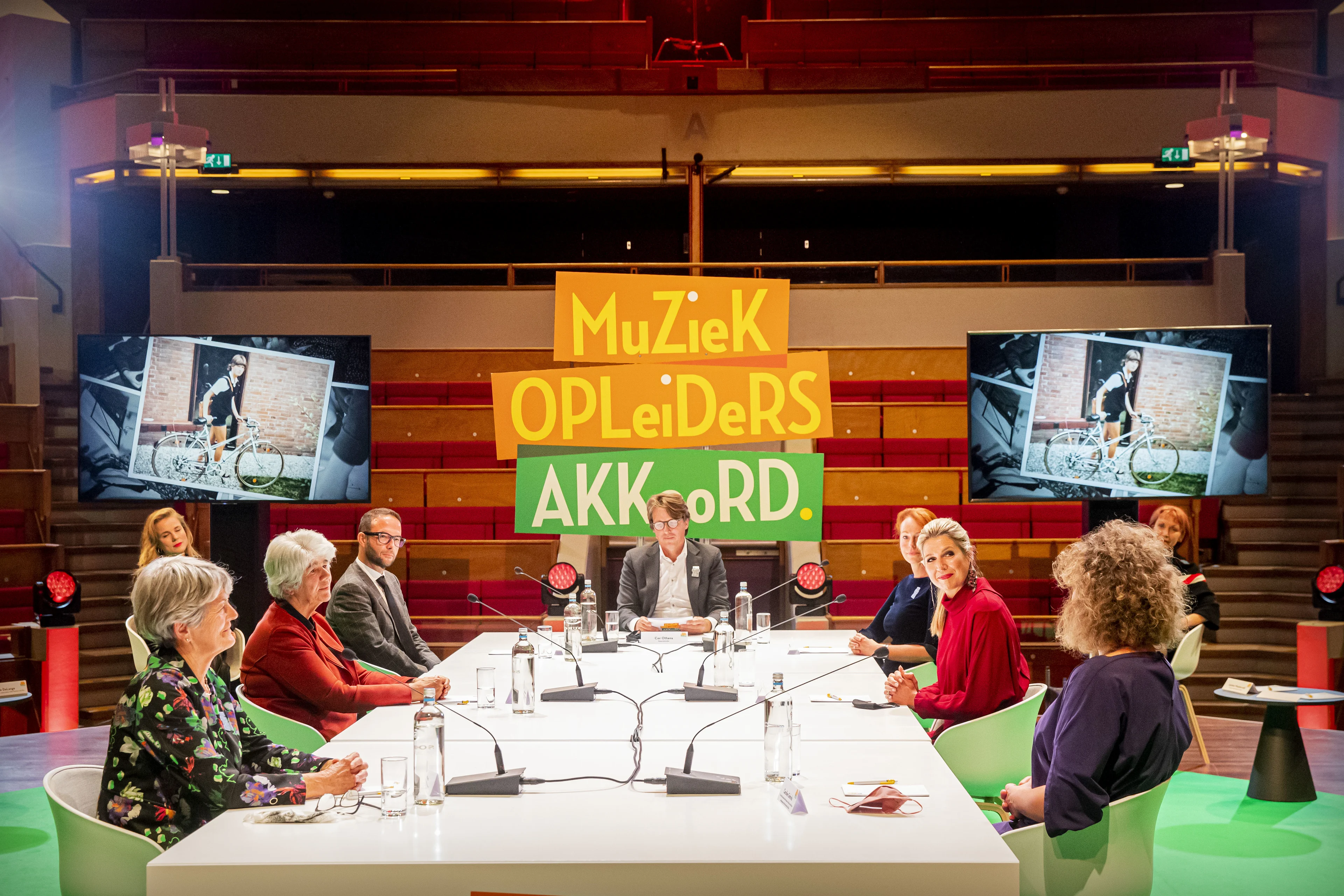 Máxima bij ondertekening MuziekopleidersAkkoord