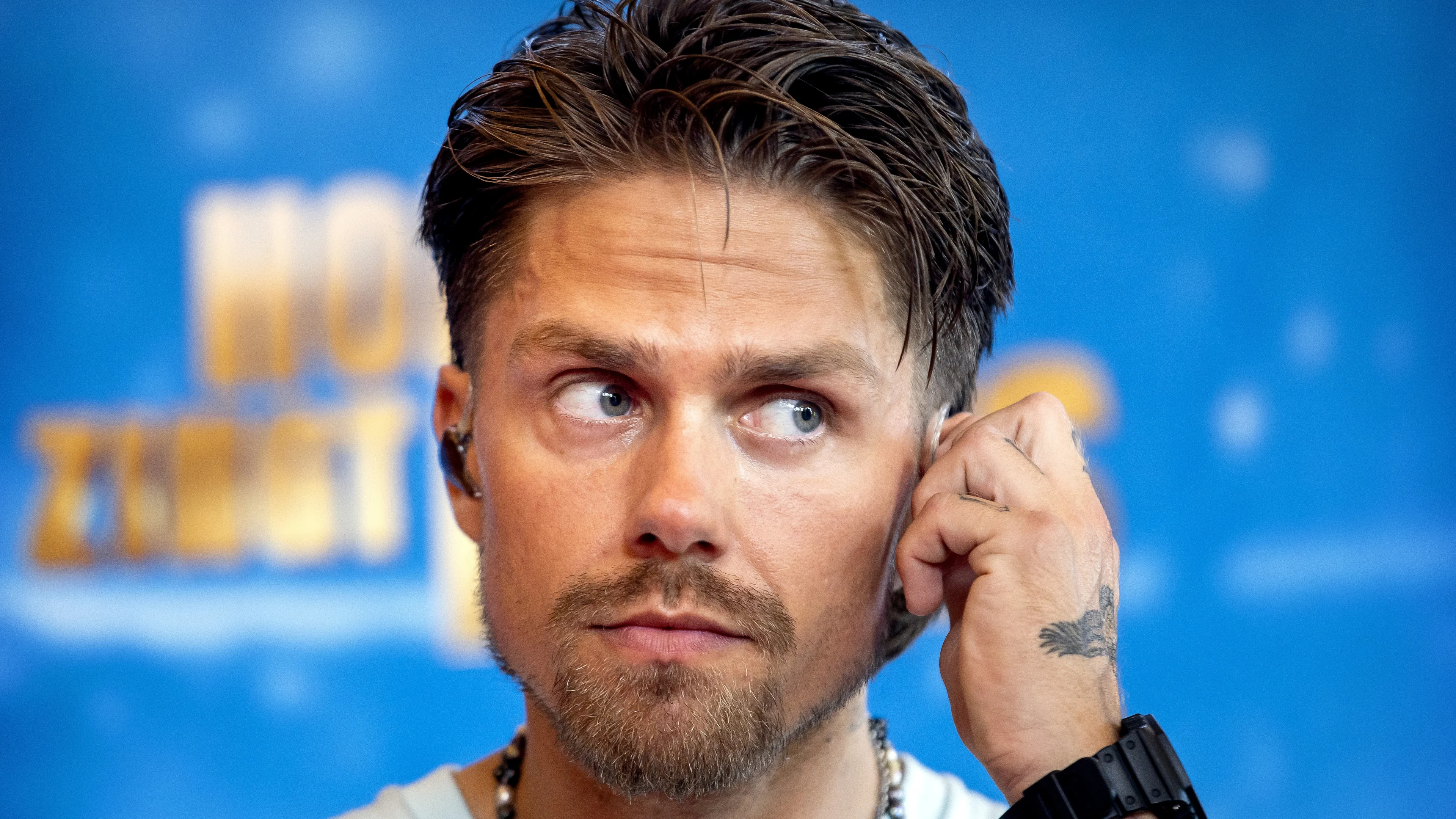 ZIEN: André Hazes herkent vader in 'jonge broertje'