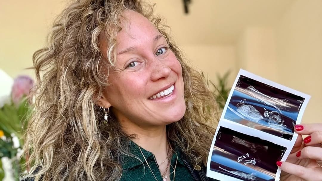 Anouk Maas verwelkomt eerste kindje: 'Wat een rollercoaster'