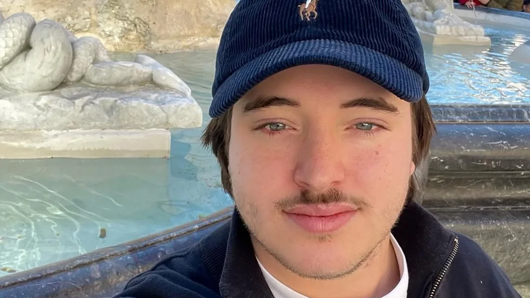 Zoon Martijn Krabbé reageert emotioneel op sociale media