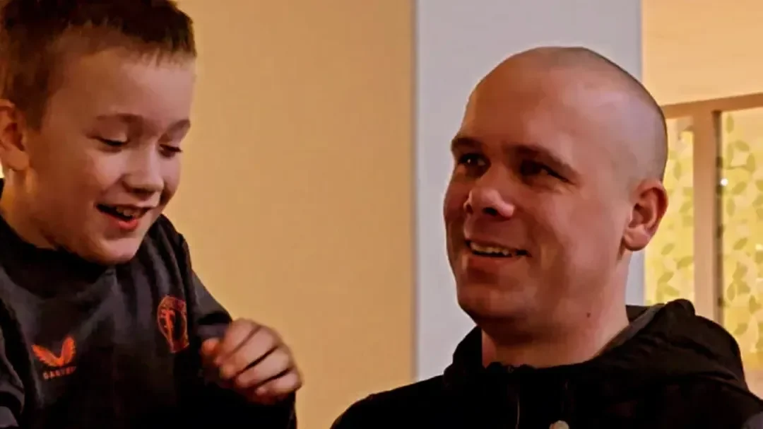 Alex uit Over Mijn Lijk ontwaakt uit coma