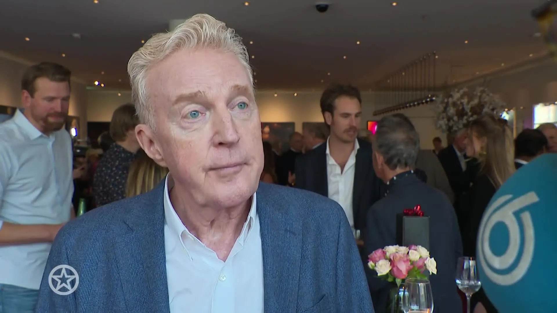 Beeld André Van Duin nu al weggehaald vanwege storm