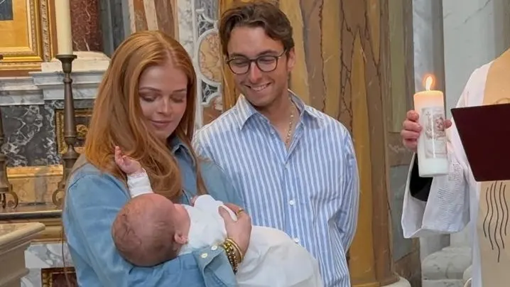 Christiaan Bauer en nieuwe liefde Rosalie zijn peetouders geworden