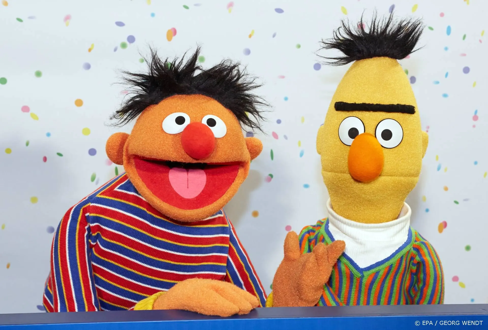 Sesamstraat-personages promoten coronavaccinaties