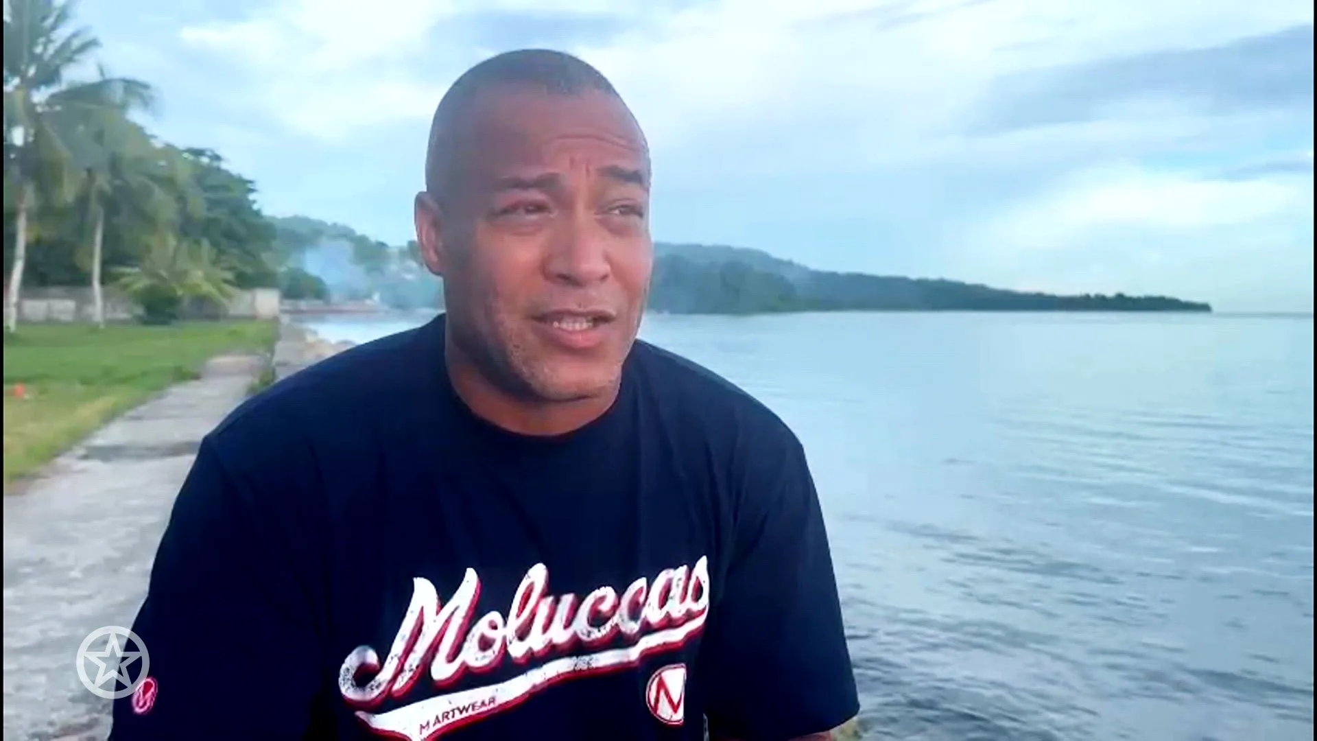 Everon Jackson Hooi verzamelt plastic in