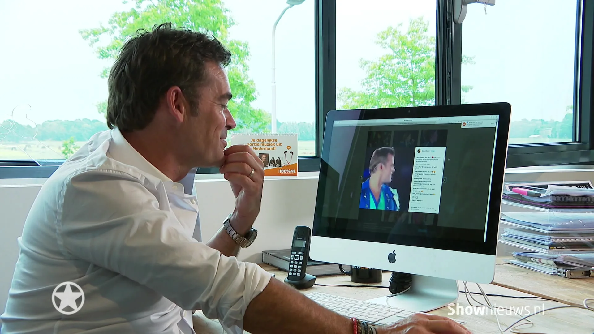 Zoon Jeroen van der Boom is een internethit