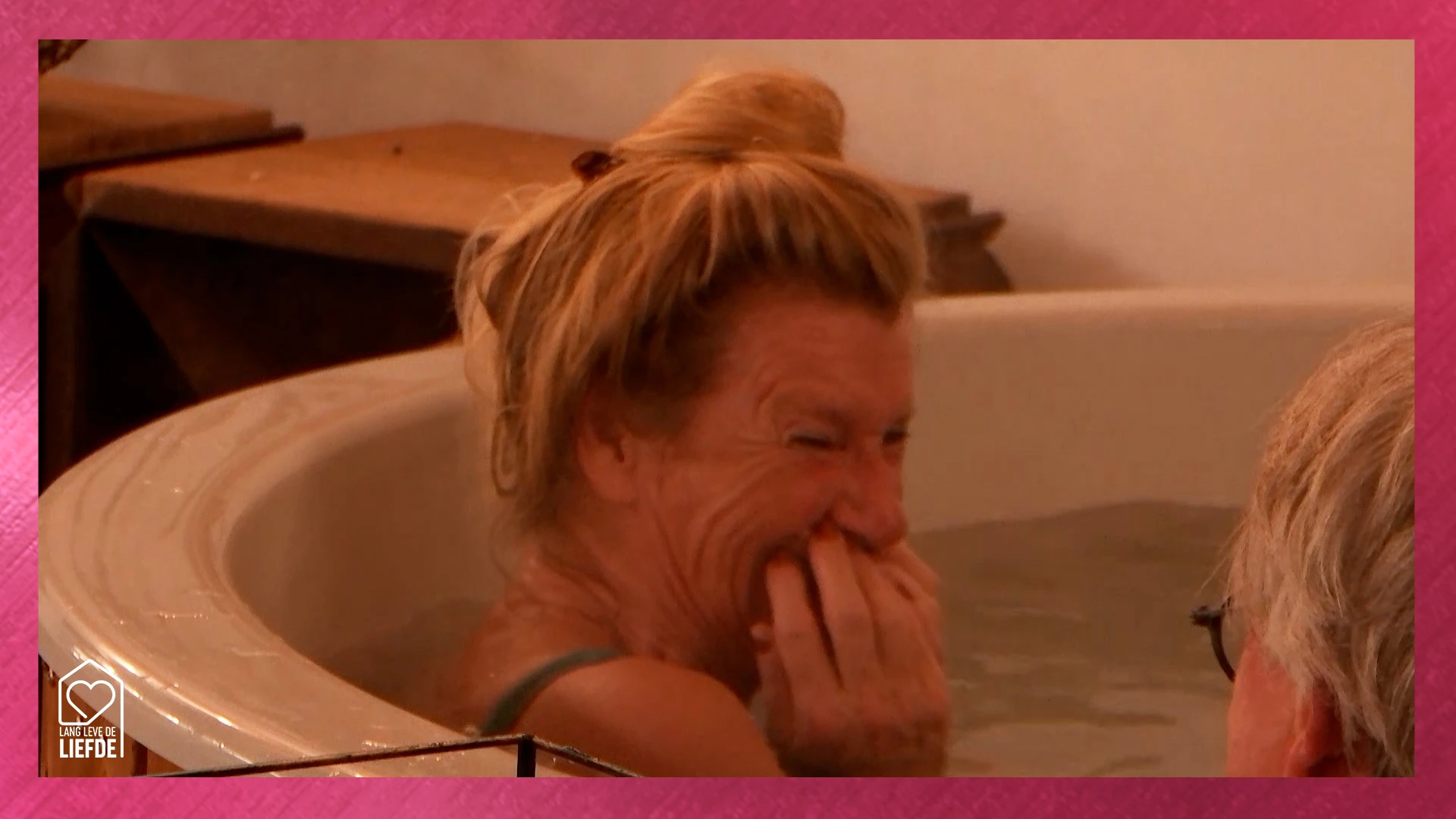 Aad is geen borsten of billenman, hij neemt het hele varken