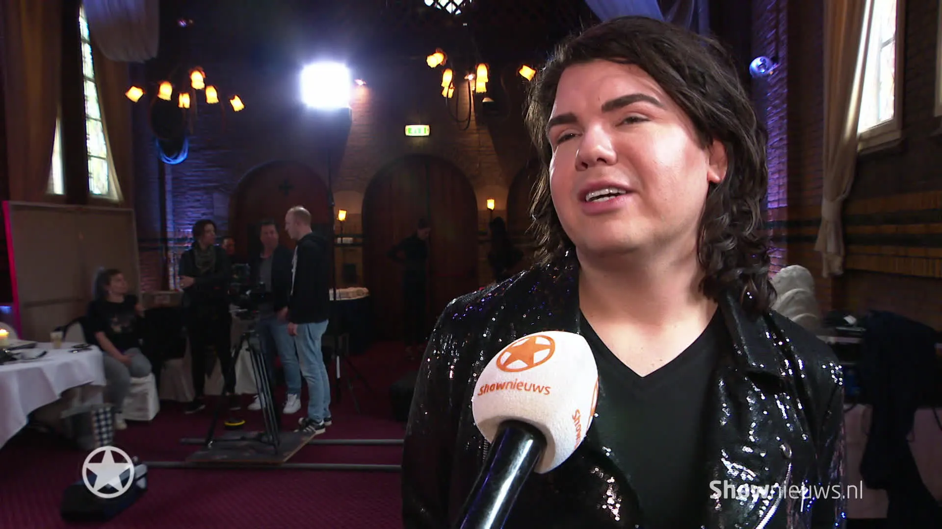 Roy Donders steekt zich in de glitters!