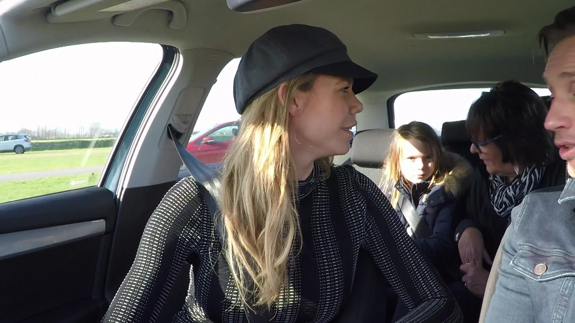 Nicolette slaapt met moeder en dochter als eerste in de Keukenhof!