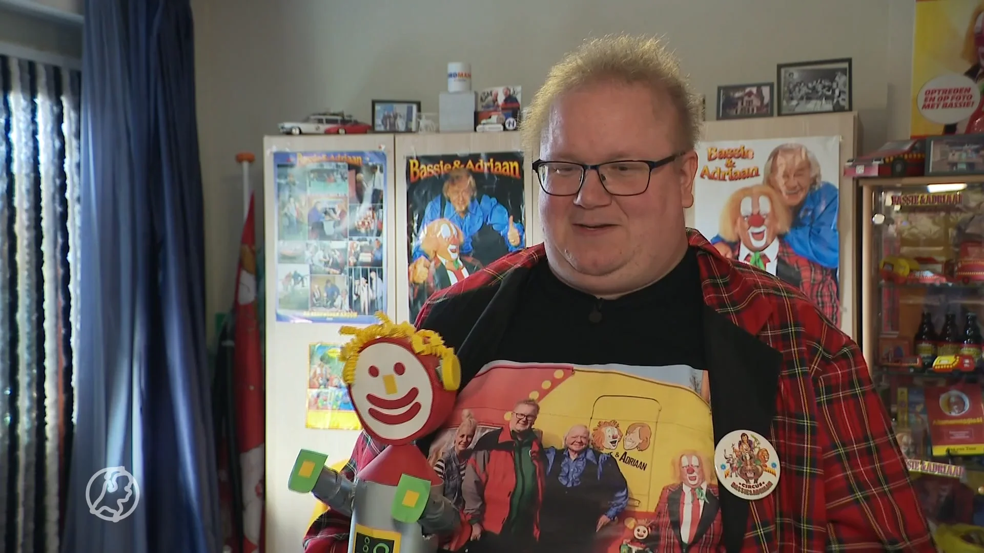 Bassie en Adriaan-fan Erik door dolle heen door documentaire over jeugdhelden