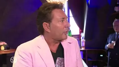 Kroegtijger Gerard Joling opent Café de Gouden Bitterbal