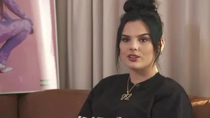 Famke Louise blaast iedereen omver met nieuwe clip