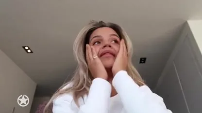 Monica Geuze op reis met moeder en dochtertje